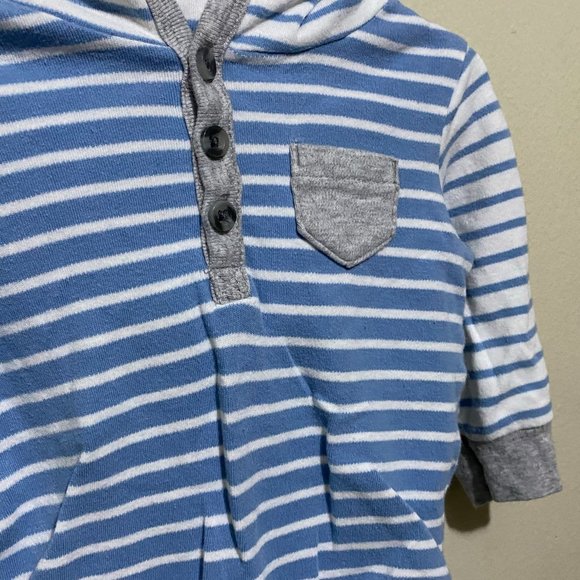 Carter's Baby Romper Size 6 Months (PRE-LOVED) - 8523 - Picture 2 of 8